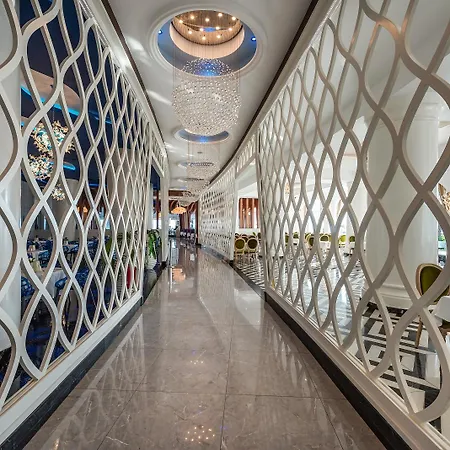Vikingen Infinity & Hotel 5*